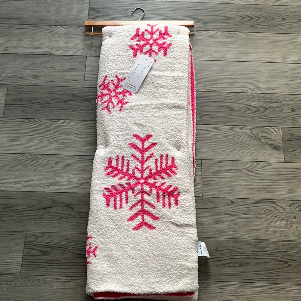 Pink snowflake blanket
